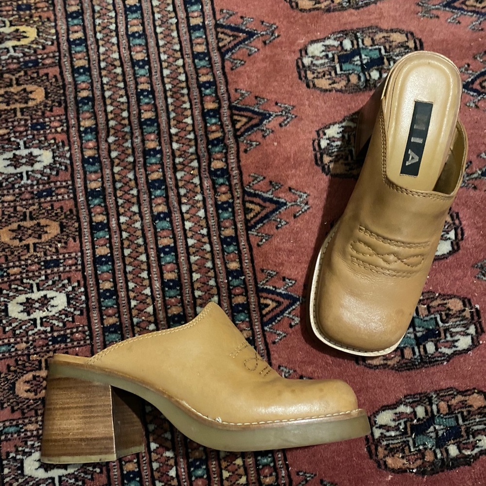 Vintage Mia Clogs